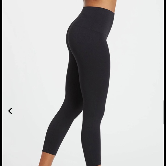 SPANX Look at Me Now Seamless Cropped Leggings-Very Black - Picture 4 of 9